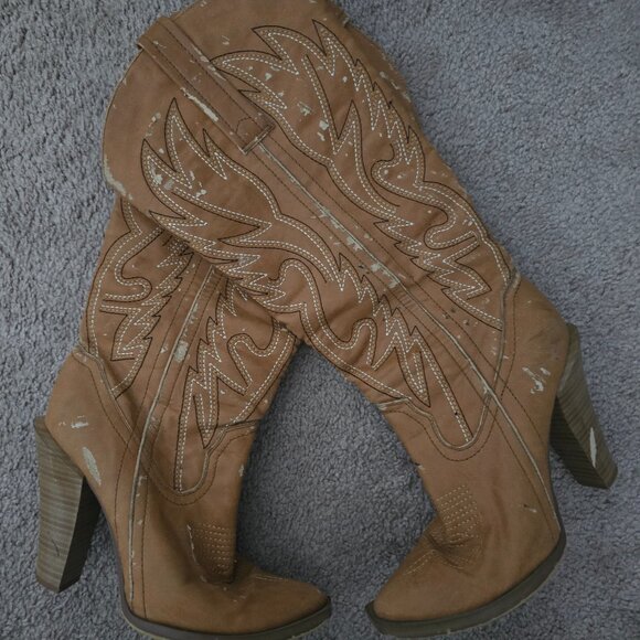 Tan boots - Picture 1 of 1